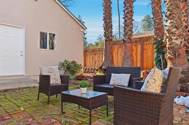 2055 Oakwood Drive, East Palo Alto, CA 94303