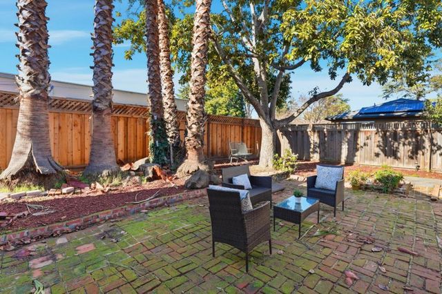 2055 Oakwood Drive, East Palo Alto, CA 94303