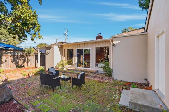 2055 Oakwood Drive, East Palo Alto, CA 94303