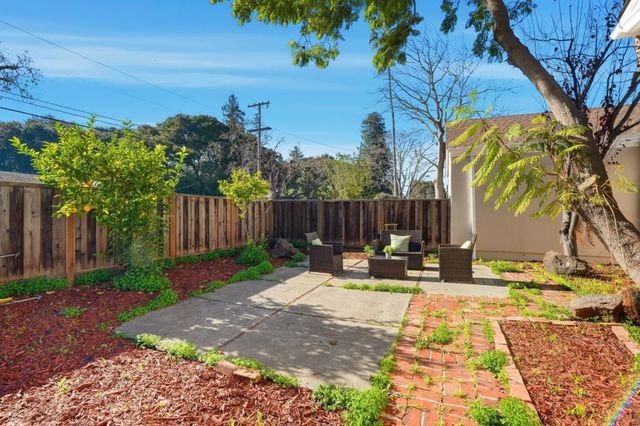 2055 Oakwood Drive, East Palo Alto, CA 94303