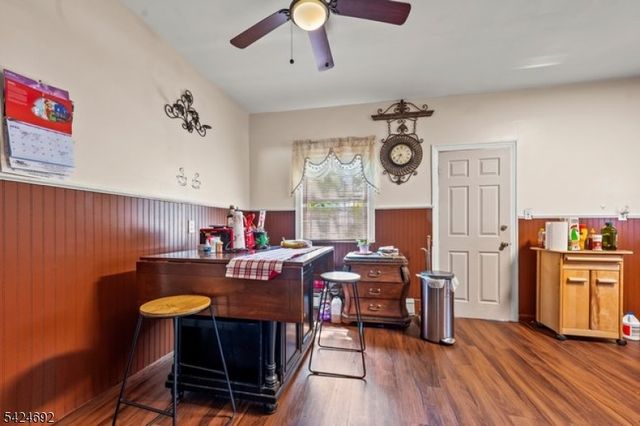 42 Scheerer Ave, Newark City, NJ 07112