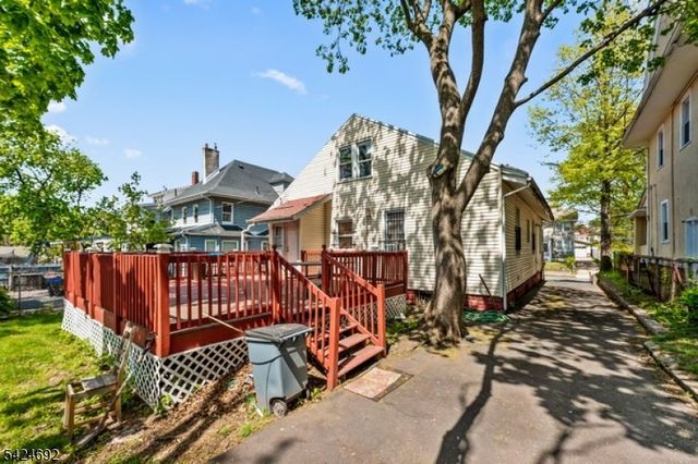 42 Scheerer Ave, Newark City, NJ 07112
