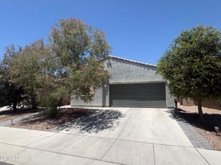 10698 W Hayward Drive, Marana, AZ 85653