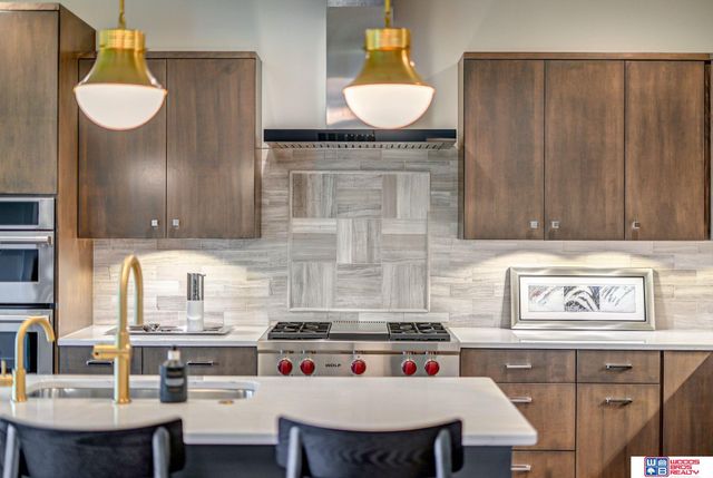 8930 Birdie Run, Lincoln, NE 68520