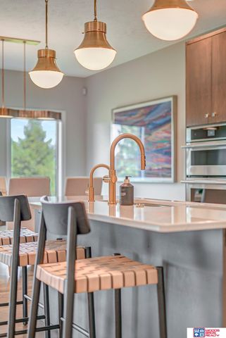 8930 Birdie Run, Lincoln, NE 68520