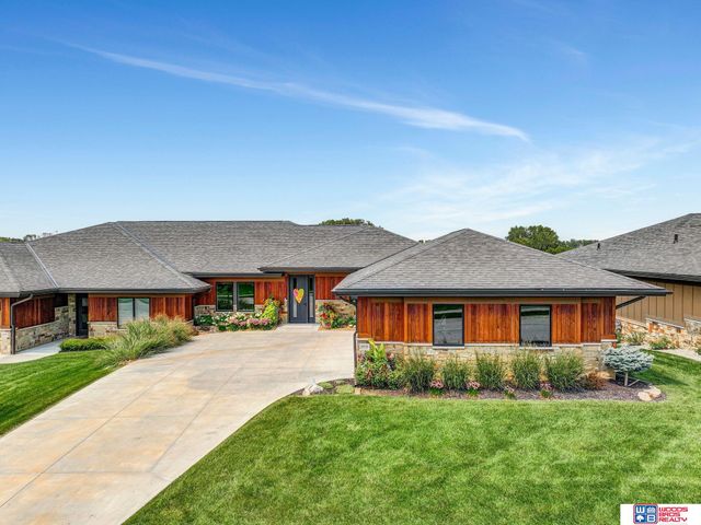 8930 Birdie Run, Lincoln, NE 68520