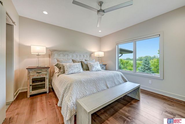 8930 Birdie Run, Lincoln, NE 68520