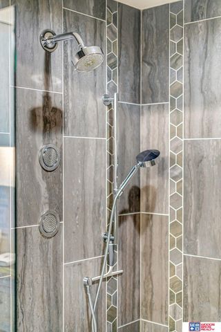 8930 Birdie Run, Lincoln, NE 68520