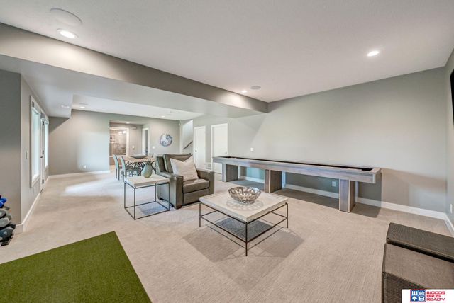 8930 Birdie Run, Lincoln, NE 68520