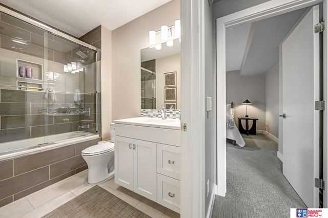 8930 Birdie Run, Lincoln, NE 68520