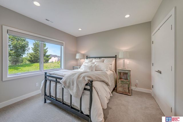 8930 Birdie Run, Lincoln, NE 68520