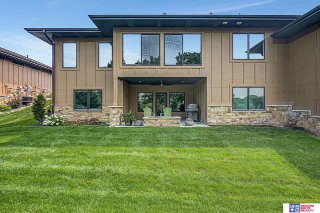 8930 Birdie Run, Lincoln, NE 68520