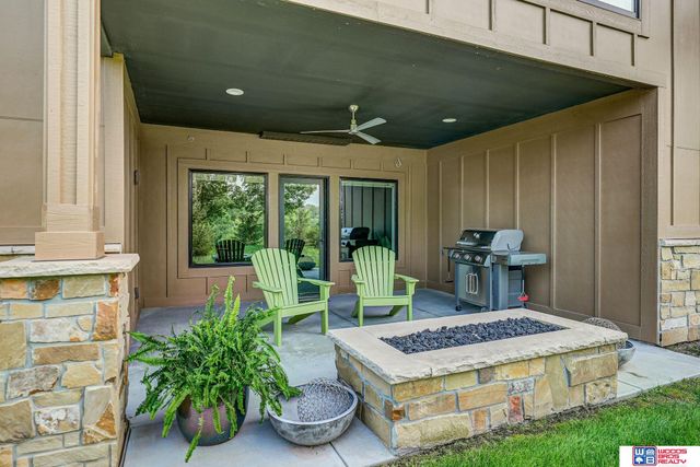 8930 Birdie Run, Lincoln, NE 68520