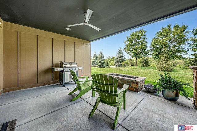 8930 Birdie Run, Lincoln, NE 68520