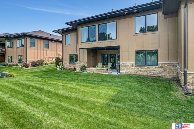 8930 Birdie Run, Lincoln, NE 68520