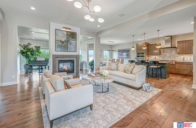 8930 Birdie Run, Lincoln, NE 68520