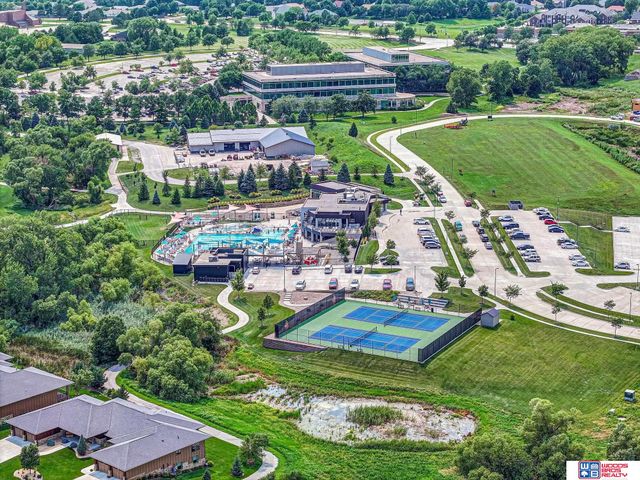 8930 Birdie Run, Lincoln, NE 68520