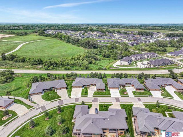 8930 Birdie Run, Lincoln, NE 68520