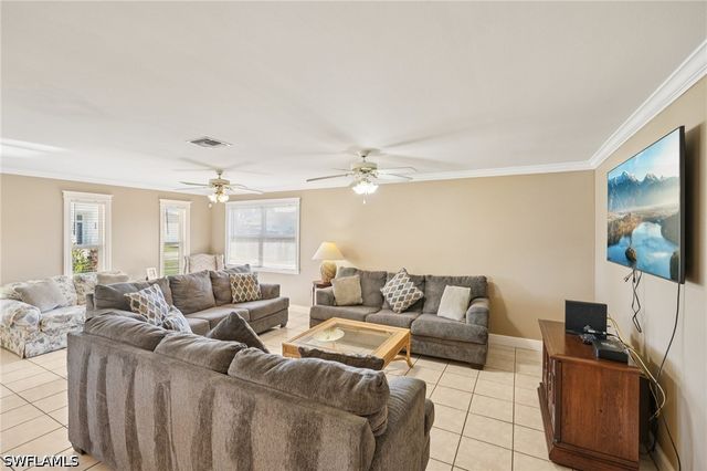 770 93rd AVE N, Naples, FL 34108