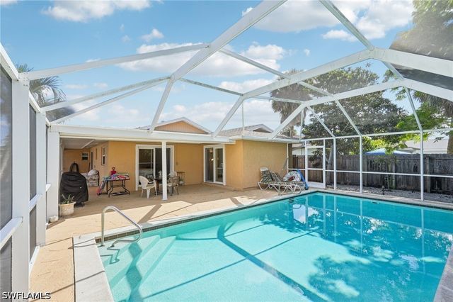 770 93rd AVE N, Naples, FL 34108