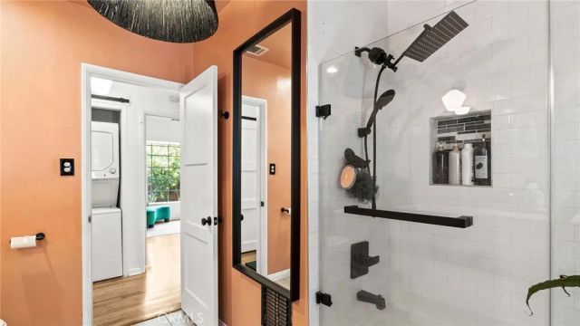 3209 Bennett Drive, Los Angeles, CA 90068