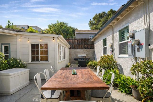 3209 Bennett Drive, Los Angeles, CA 90068
