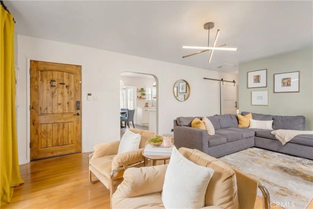 3209 Bennett Drive, Los Angeles, CA 90068