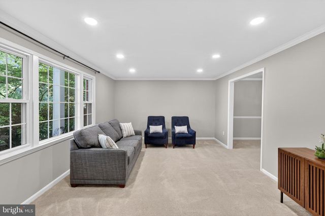 6710 SYDENSTRICKER RD, Springfield, VA 22152