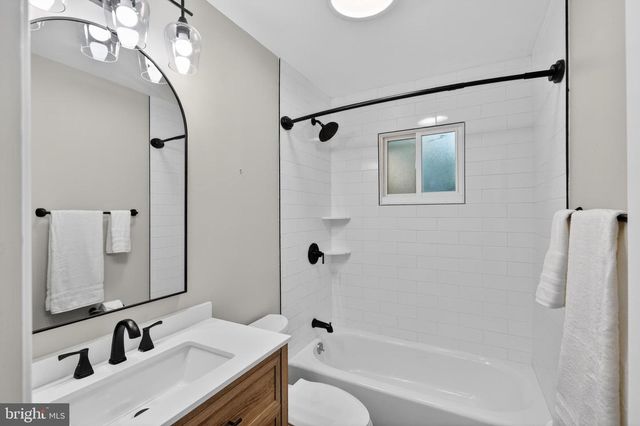 6710 SYDENSTRICKER RD, Springfield, VA 22152