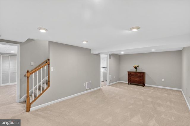 6710 SYDENSTRICKER RD, Springfield, VA 22152