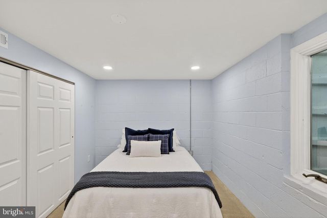 6710 SYDENSTRICKER RD, Springfield, VA 22152
