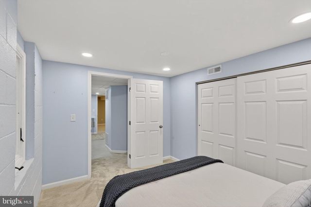 6710 SYDENSTRICKER RD, Springfield, VA 22152