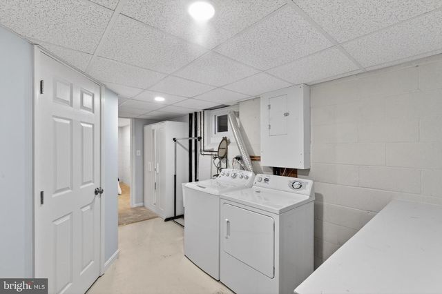 6710 SYDENSTRICKER RD, Springfield, VA 22152