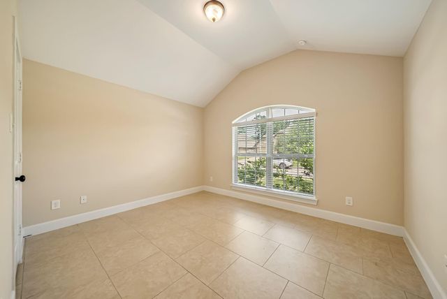 8410 Creekside Timbers Drive, Tomball, TX 77375