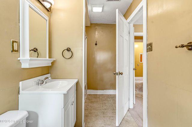 1127 S Brook St APT 5, Louisville, KY 40203