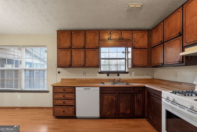 9224 Sunset Drive, Jonesboro, GA 30238