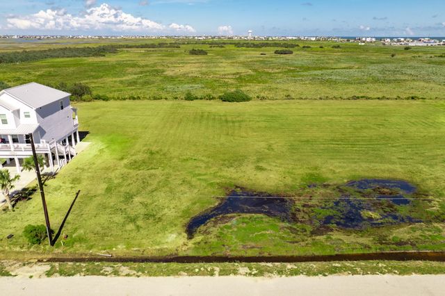 18015 Shaman Drive, Galveston, TX 77554