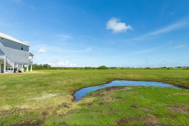 18015 Shaman Drive, Galveston, TX 77554