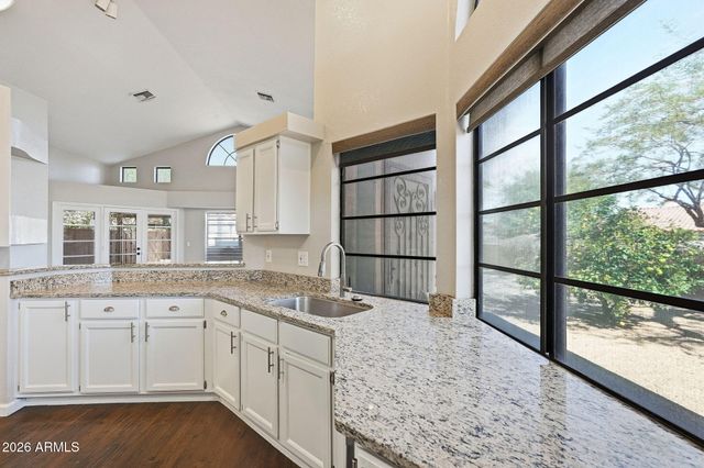 3538 E South Fork Drive, Phoenix, AZ 85044