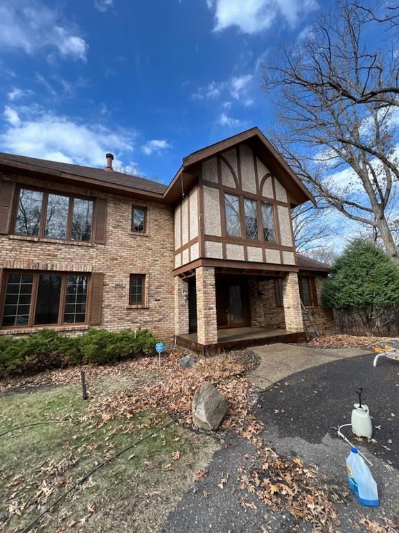 2700 Olde Wood Court, Minnetonka, MN 55391