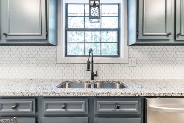 819 Old Macon Road, Dublin, GA 31021