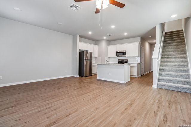 3842 Abbott Pass Unit 102, St.hedwig, TX 78152