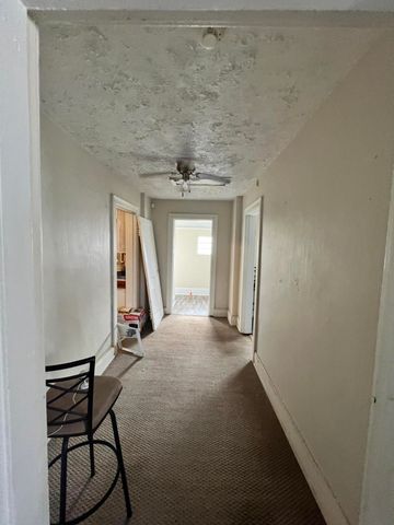 1011 Roundabout RD, Martinsville, VA 24112