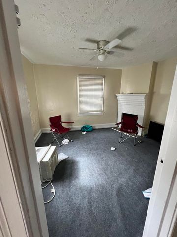 1011 Roundabout RD, Martinsville, VA 24112