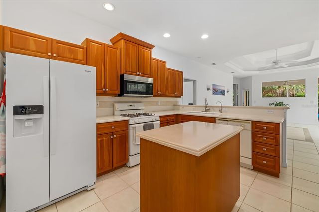 7418 MONTE VERDE, Sarasota, FL 34238