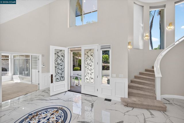 73 Blackhawk Club Ct, Danville, CA 94506
