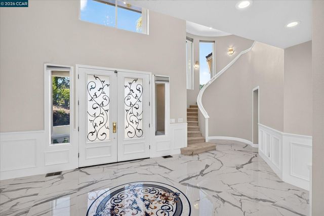 73 Blackhawk Club Ct, Danville, CA 94506