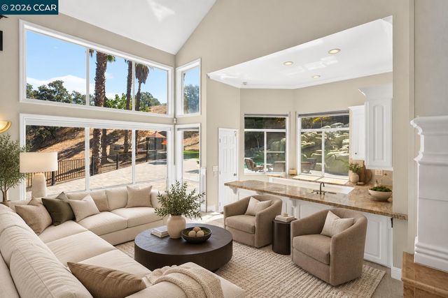 73 Blackhawk Club Ct, Danville, CA 94506