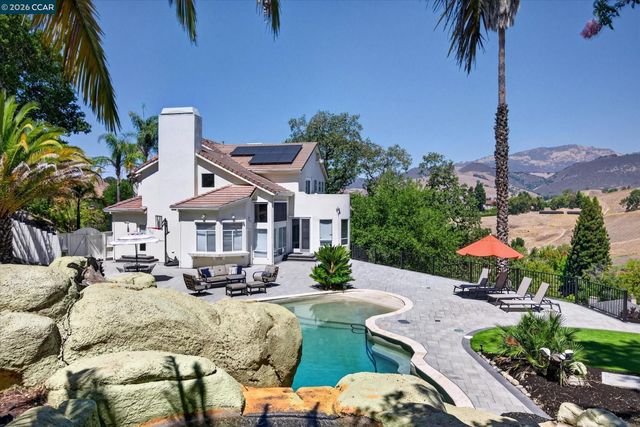 73 Blackhawk Club Ct, Danville, CA 94506