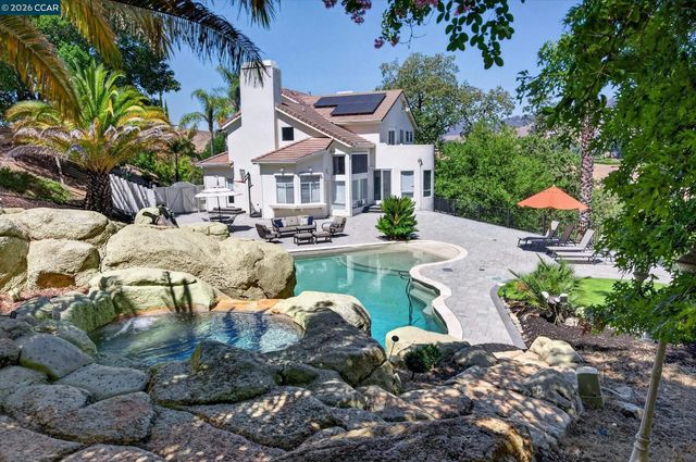 73 Blackhawk Club Ct, Danville, CA 94506